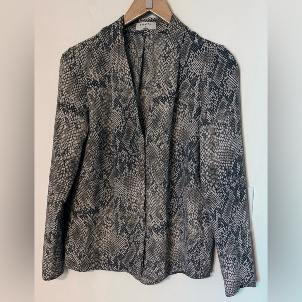 NWOT Aritzia Babaton Gray Snake Print Blazer size XS sku#52
